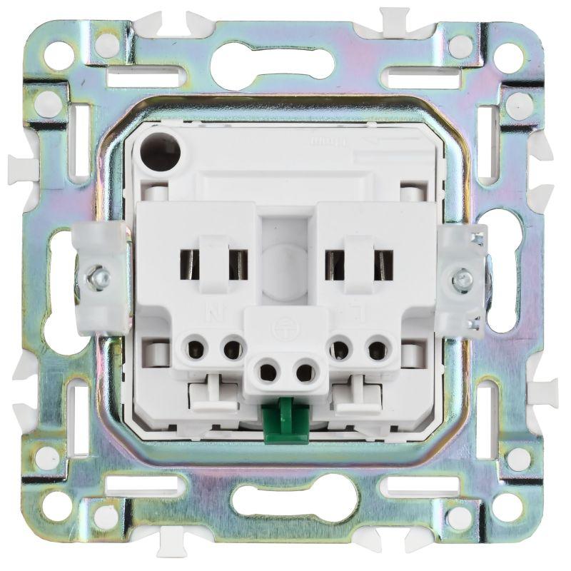 Розетка SKANDY 16А с заземл. защ. шторки безвинт. крепл. SK-R06Sh шампань IEK SK-R14-16-1-K37