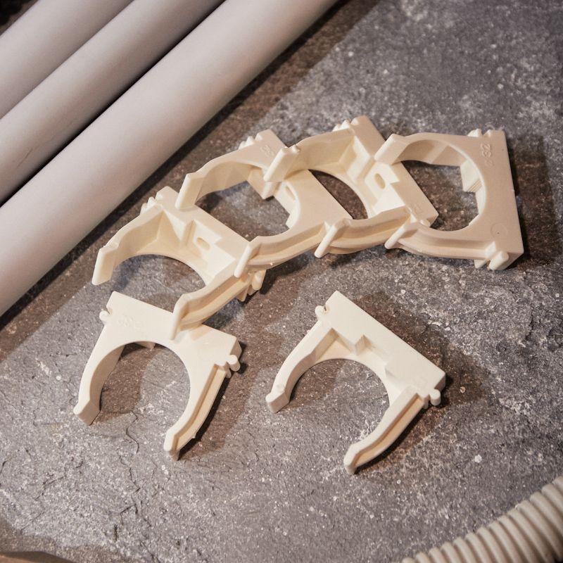 Держатель для труб (клипса) d32мм для монтажного пистолета бел. Rexant 28-0432-3