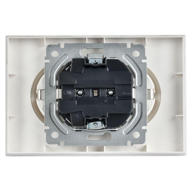 Розетка 2-м СП BRITE РСш12-3-БрАБ 16А в сборе с заземл. защ. шторки арктич. бел. IEK BR-R24-16-K91-F