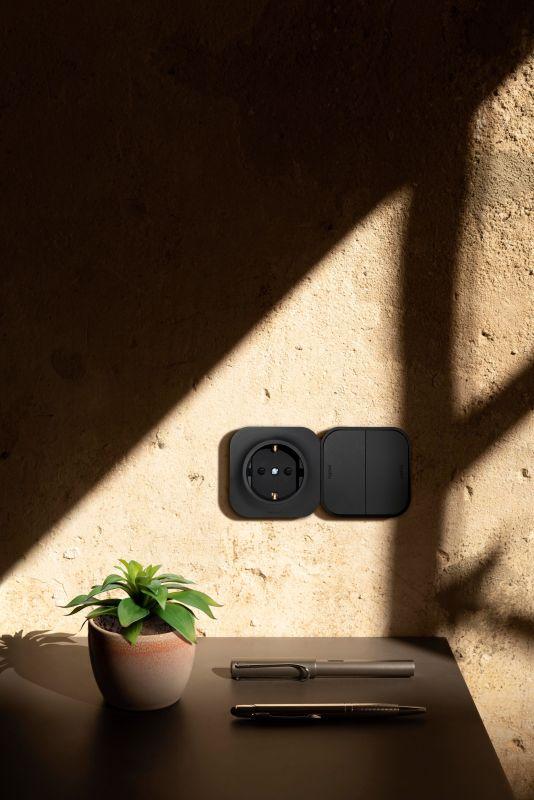 Переключатель проходной 2-кл. ОП Quteo 10А IP20 250В черн. матов. IEK 782479