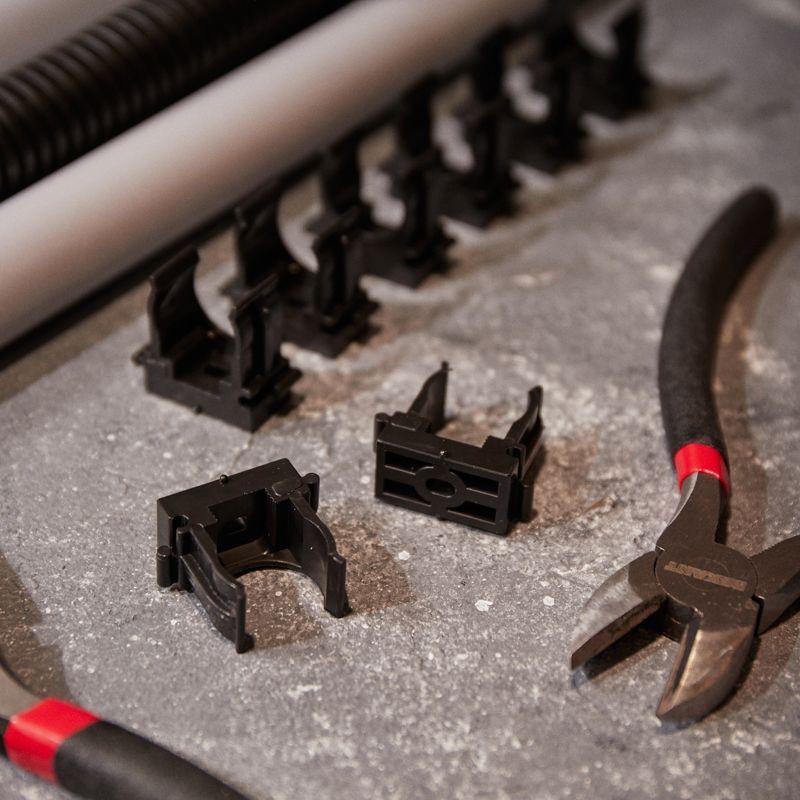 Держатель для труб (клипса) d20мм для монтажного пистолета черн. Rexant 28-0420-2