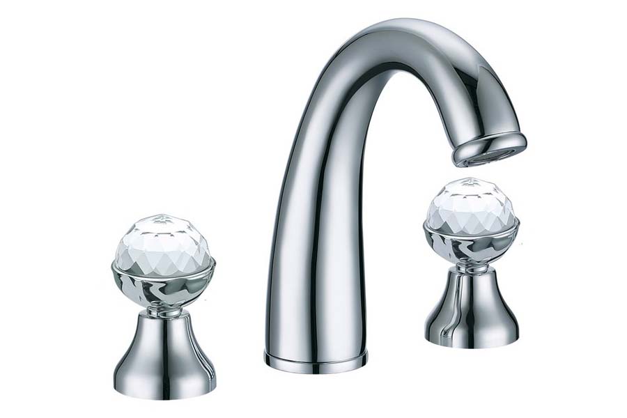 Смеситель для раковины на 3 отверстия BRILLANTE Presente