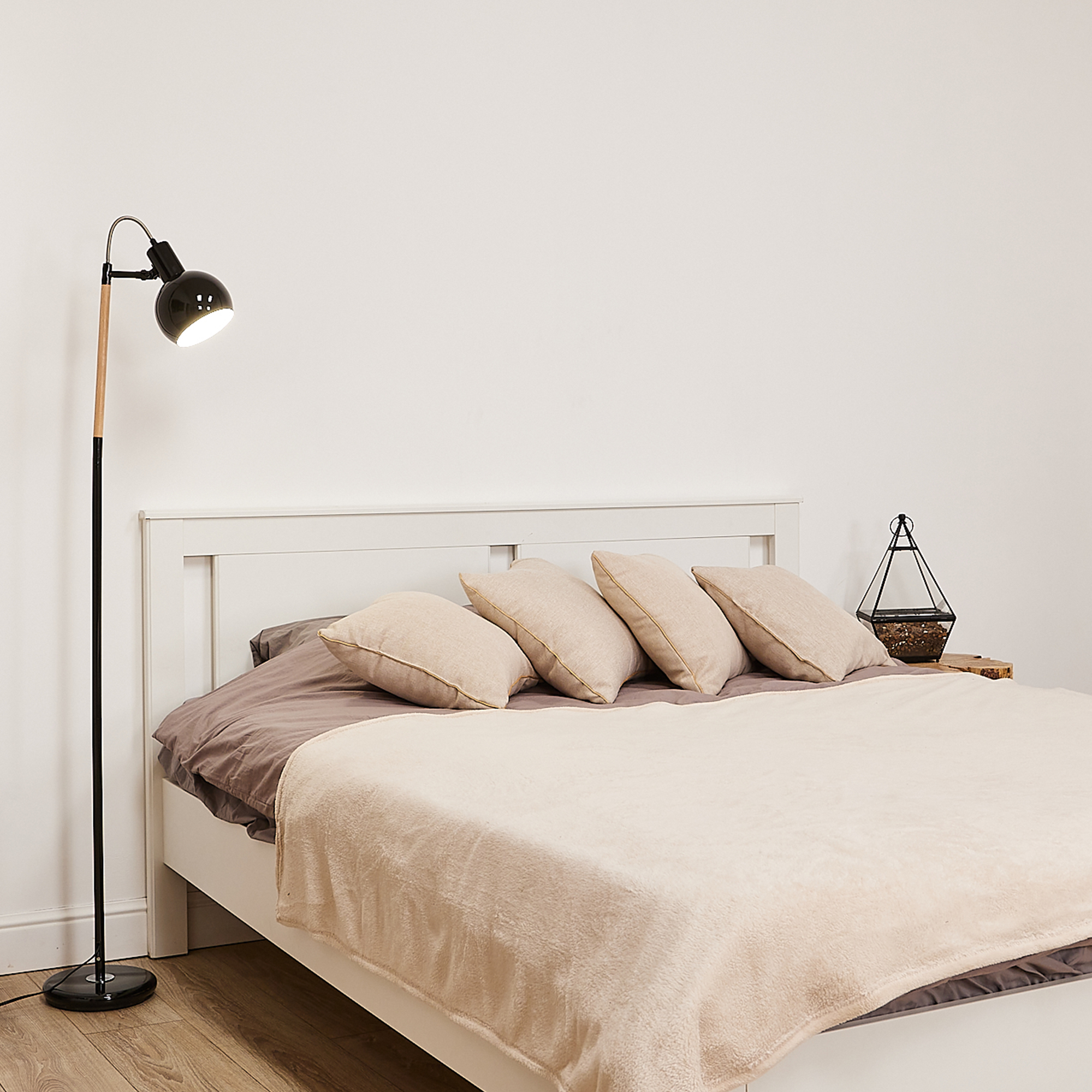 Торшер UML-T702 E14 BLACK напольный под лампу Е14 60W с регулировкой наклона Механический выключатель черный