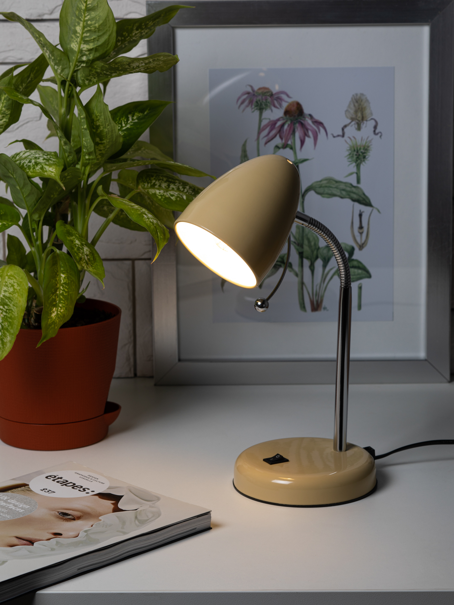 Светильник настольный N-116-Е27-40W-BG бежевый (16/96)