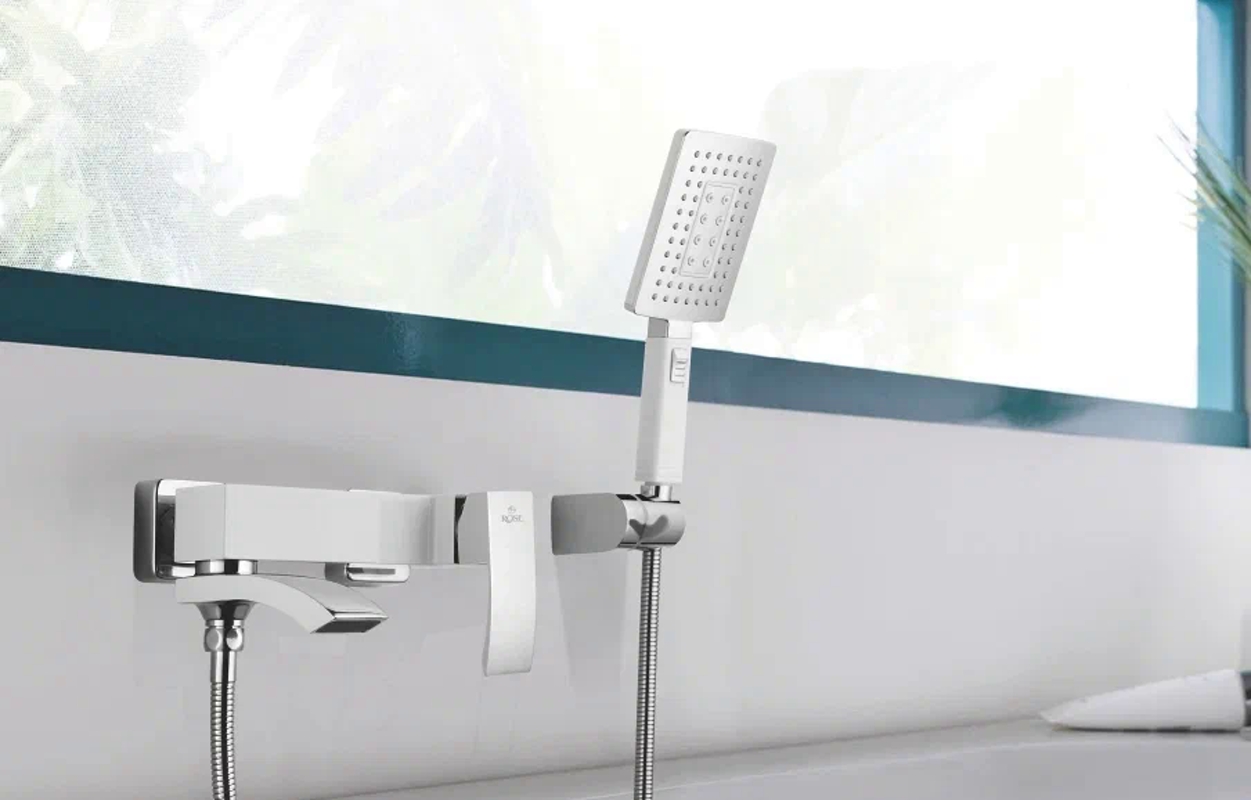 Смеситель для ванны Rose R1552F, белый/хром