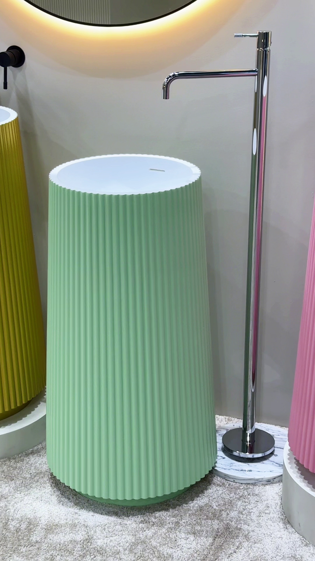 Раковина напольная рифленая Corian 480*480*850 LIGHT PINK (роза)